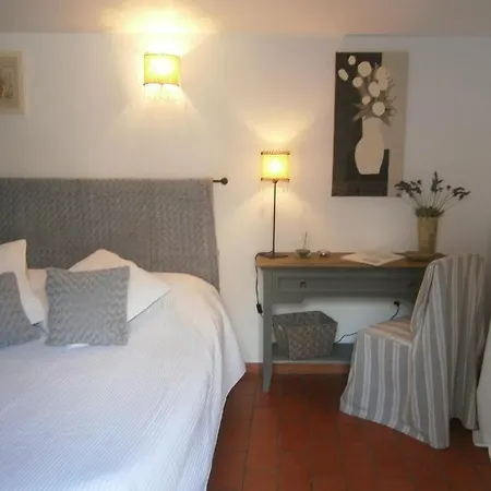 Hotel Clos Des Iris 2*